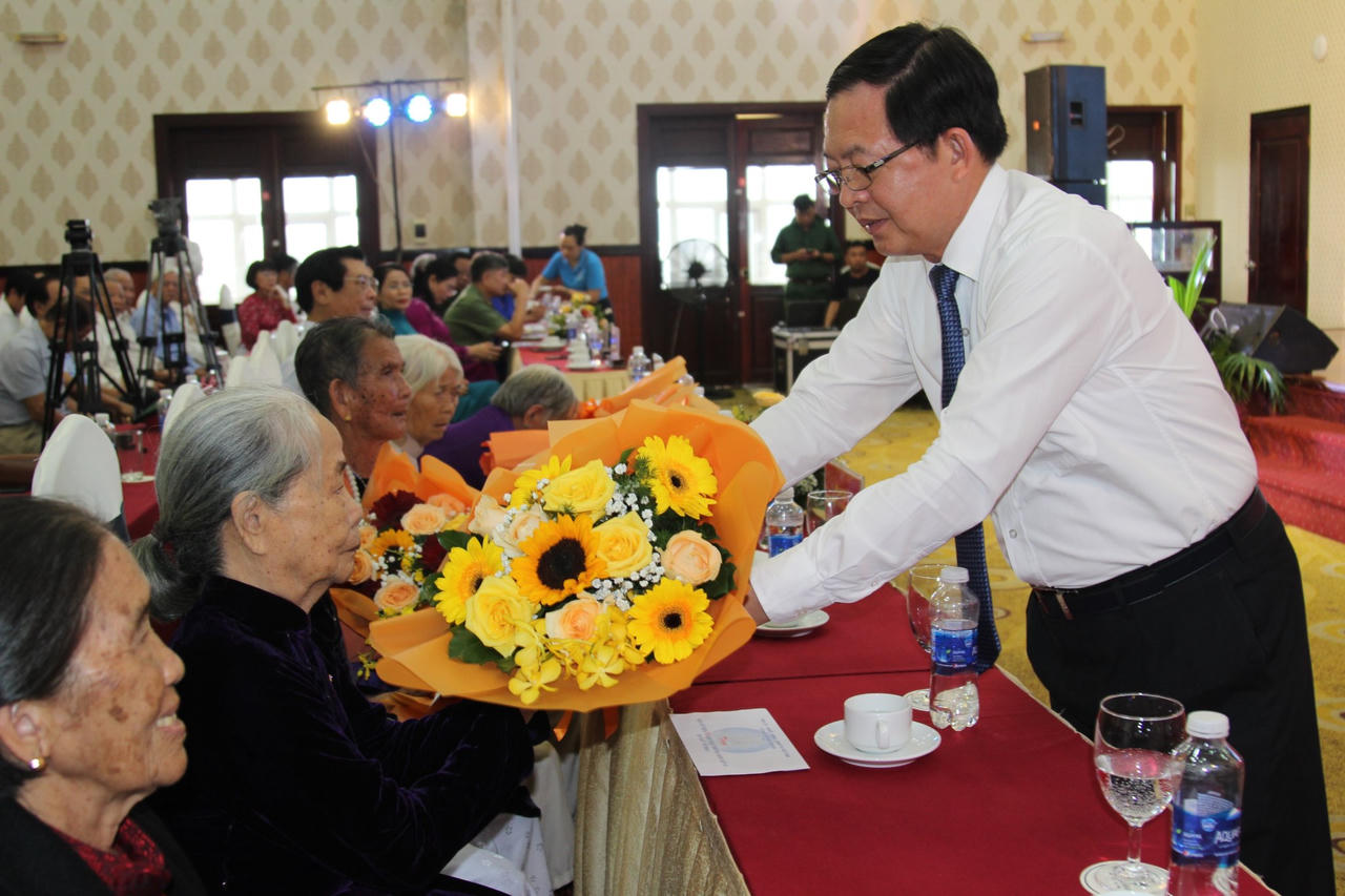 Bình Định tổ chức buổi gặp mặt người có công với cách mạng tiêu biểu