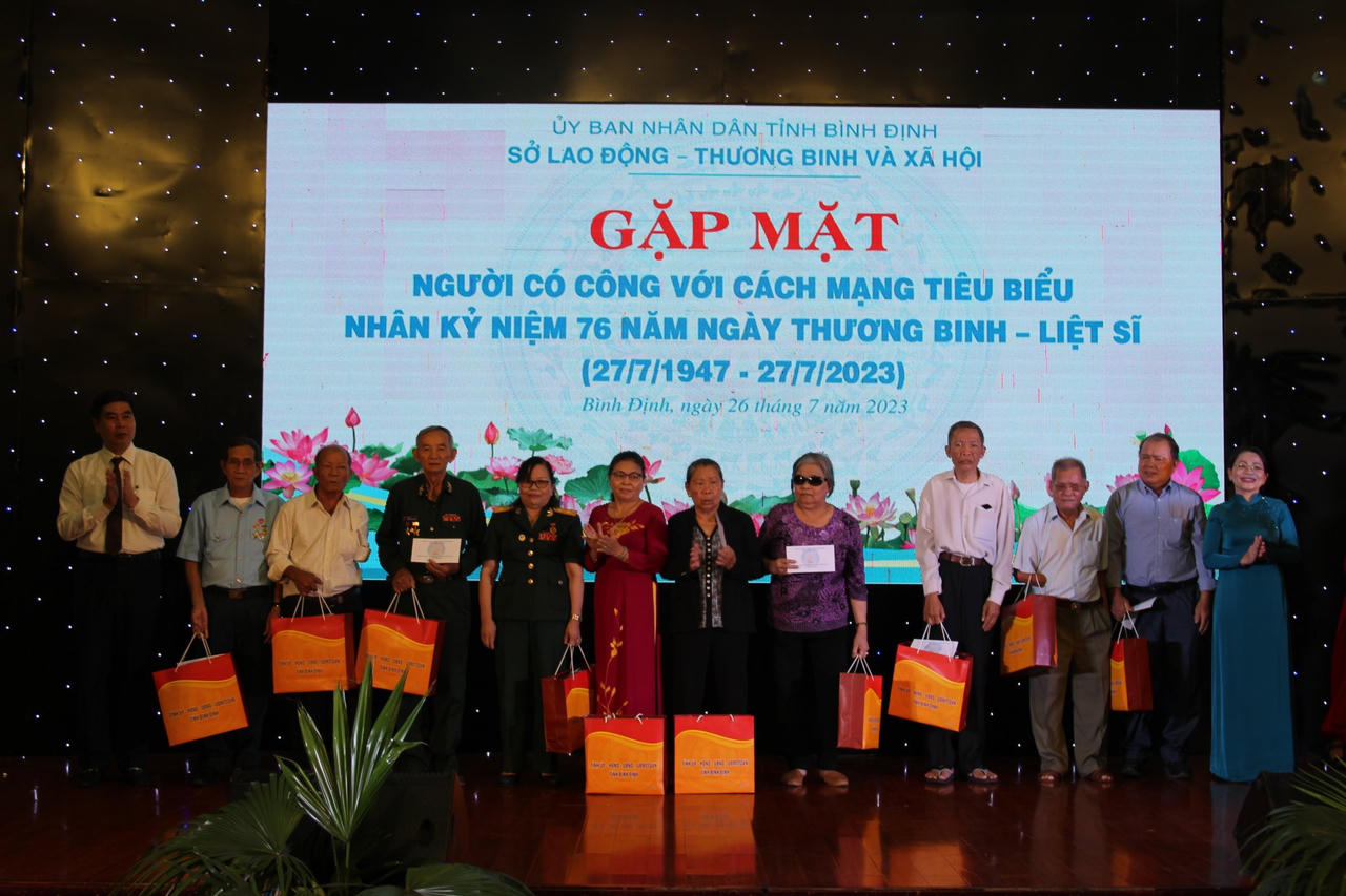 Bình Định tổ chức buổi gặp mặt người có công với cách mạng tiêu biểu