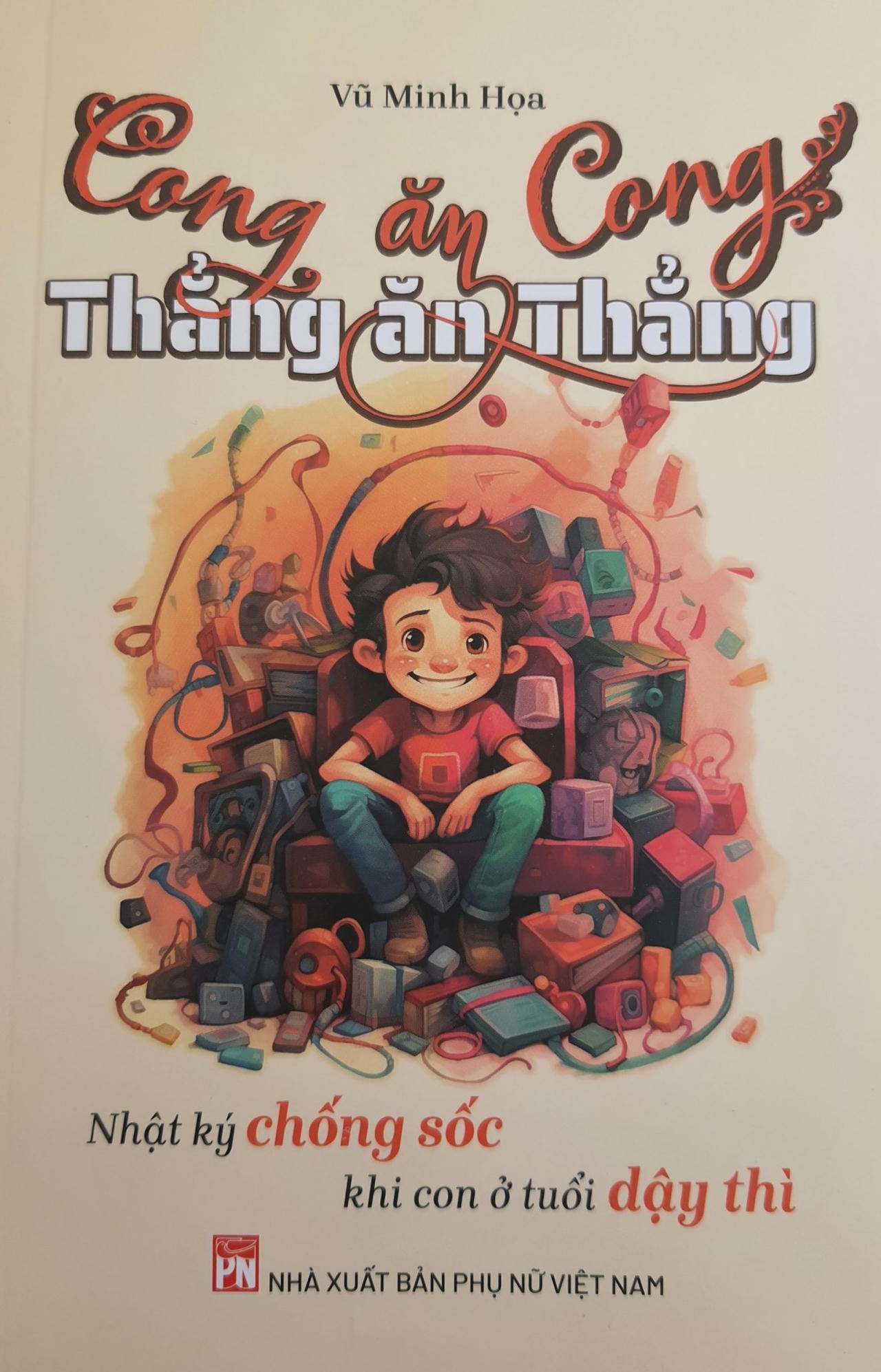 Chương trình giao lưu ra mắt cuốn sách "Cong ăn cong - Thẳng ăn thẳng" tại Phố sách Hà Nội