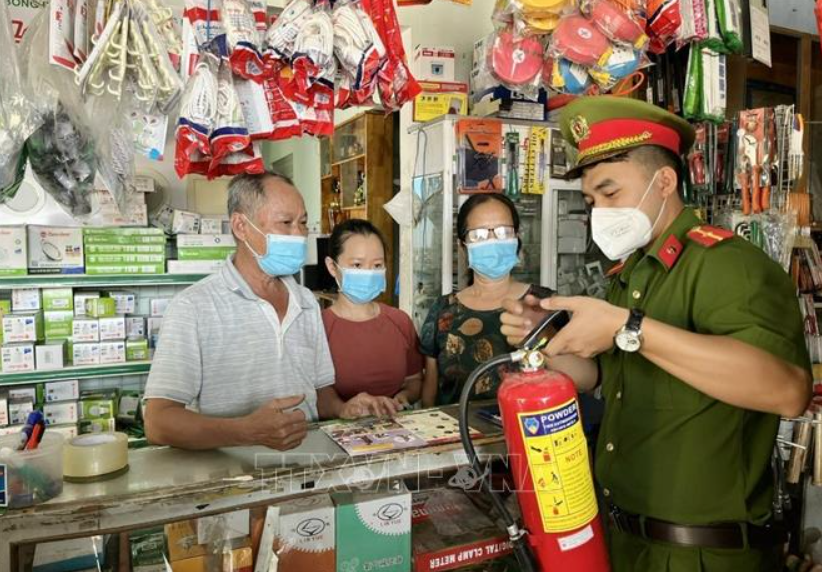 Ninh Thuận phát động phong trào tự trang bị bình chữa cháy trong toàn dân