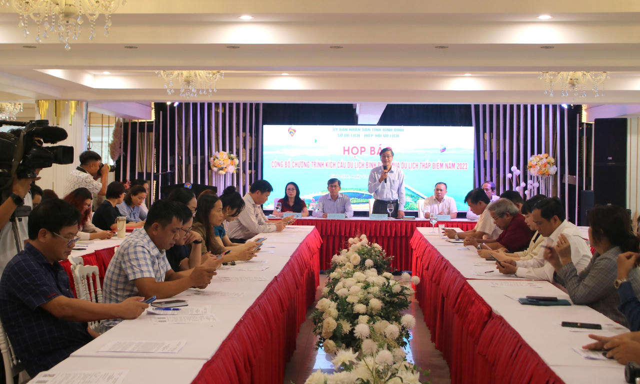 Giảm giá 'hết nấc' để 'hút' khách mùa du lịch thấp điểm ở Bình Định