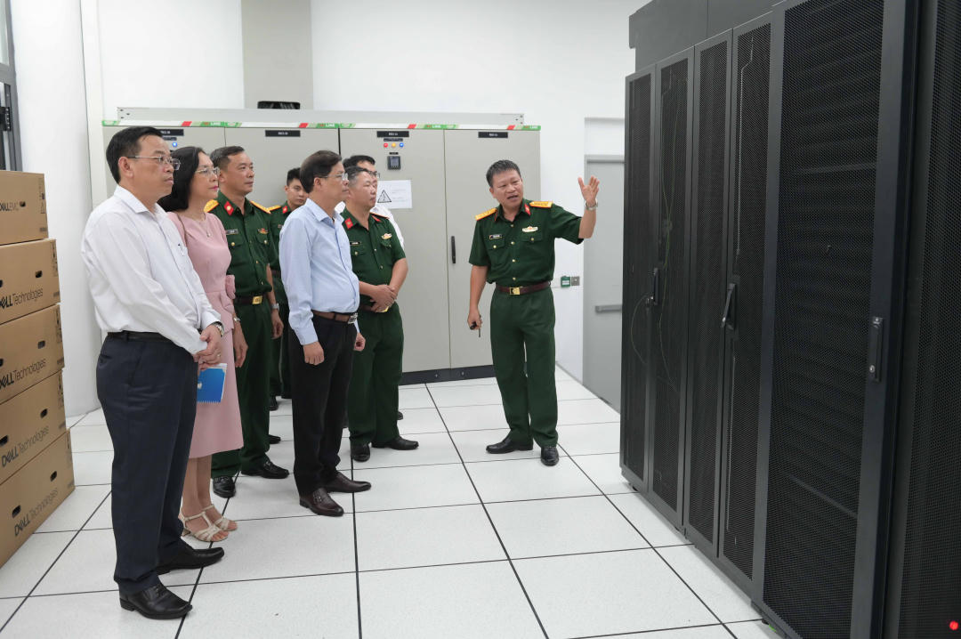 Chủ tịch UBND tỉnh Khánh Hòa 'gỡ vướng' cho Trường Sĩ quan Thông tin