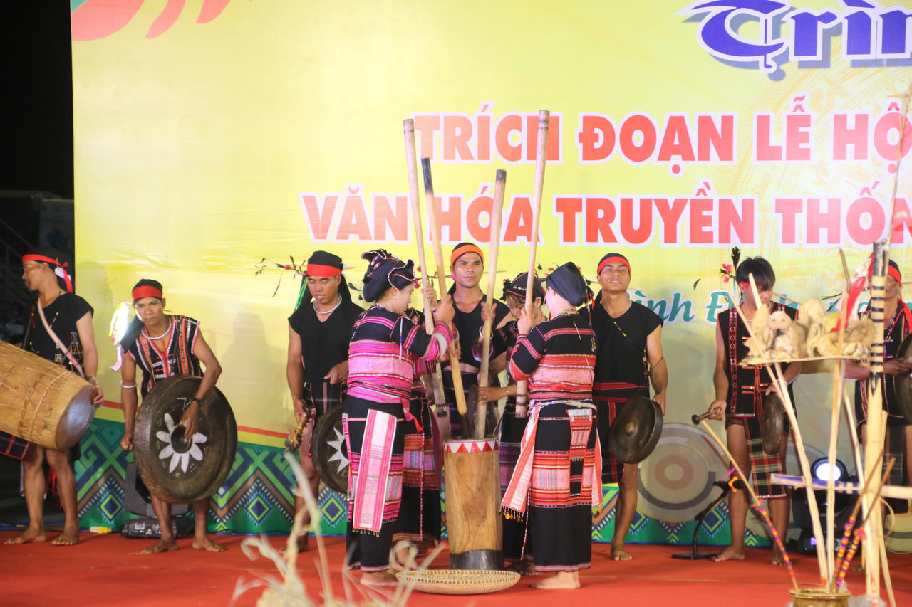 Bình Định xây dựng sản phẩm phục vụ phát triển du lịch từ Lễ hội ăn cốm lúa mới của đồng bào Bahnar Kriêm