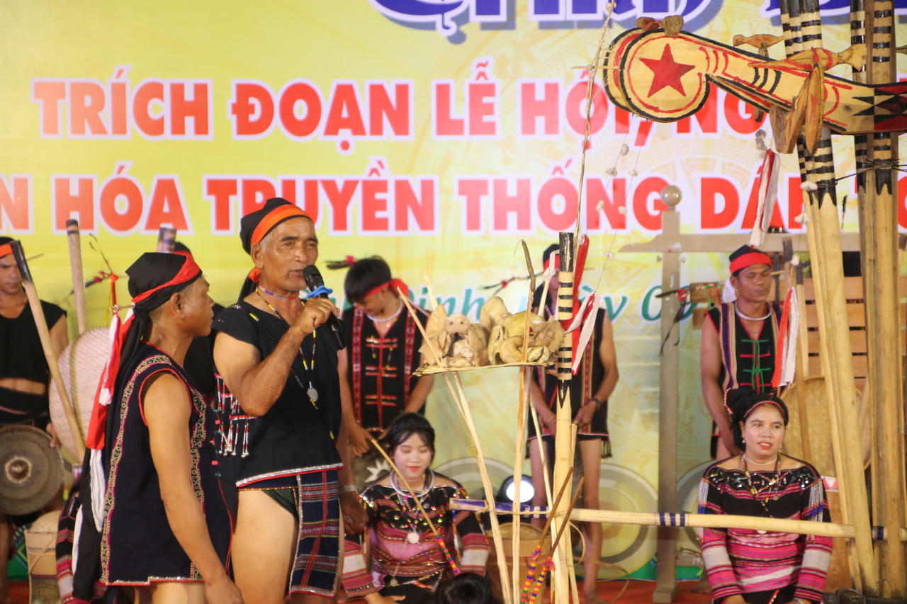 Bình Định xây dựng sản phẩm phục vụ phát triển du lịch từ Lễ hội ăn cốm lúa mới của đồng bào Bahnar Kriêm