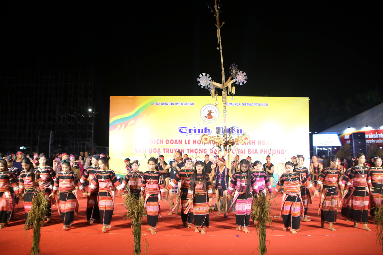 Bình Định xây dựng sản phẩm phục vụ phát triển du lịch từ Lễ hội ăn cốm lúa mới của đồng bào Bahnar Kriêm