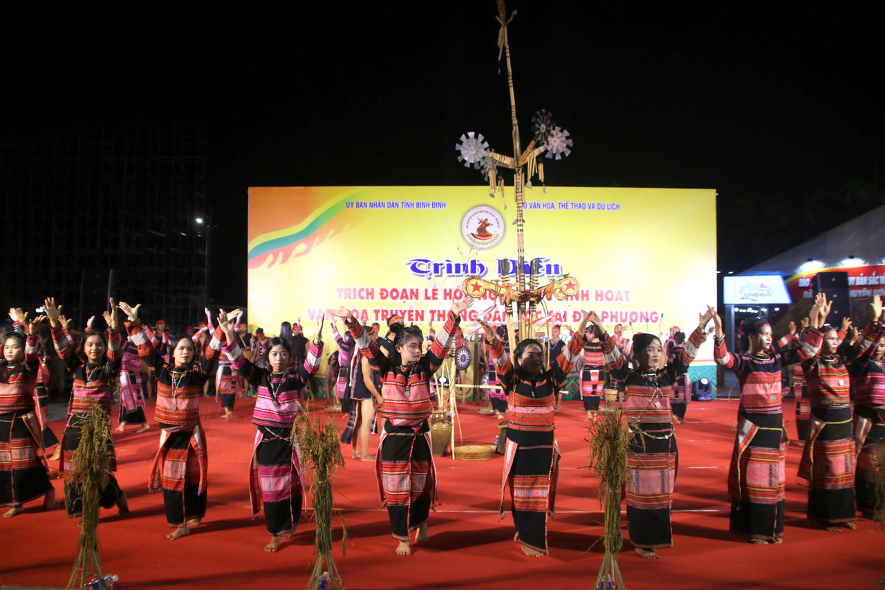 Bình Định xây dựng sản phẩm phục vụ phát triển du lịch từ Lễ hội ăn cốm lúa mới của đồng bào Bahnar Kriêm