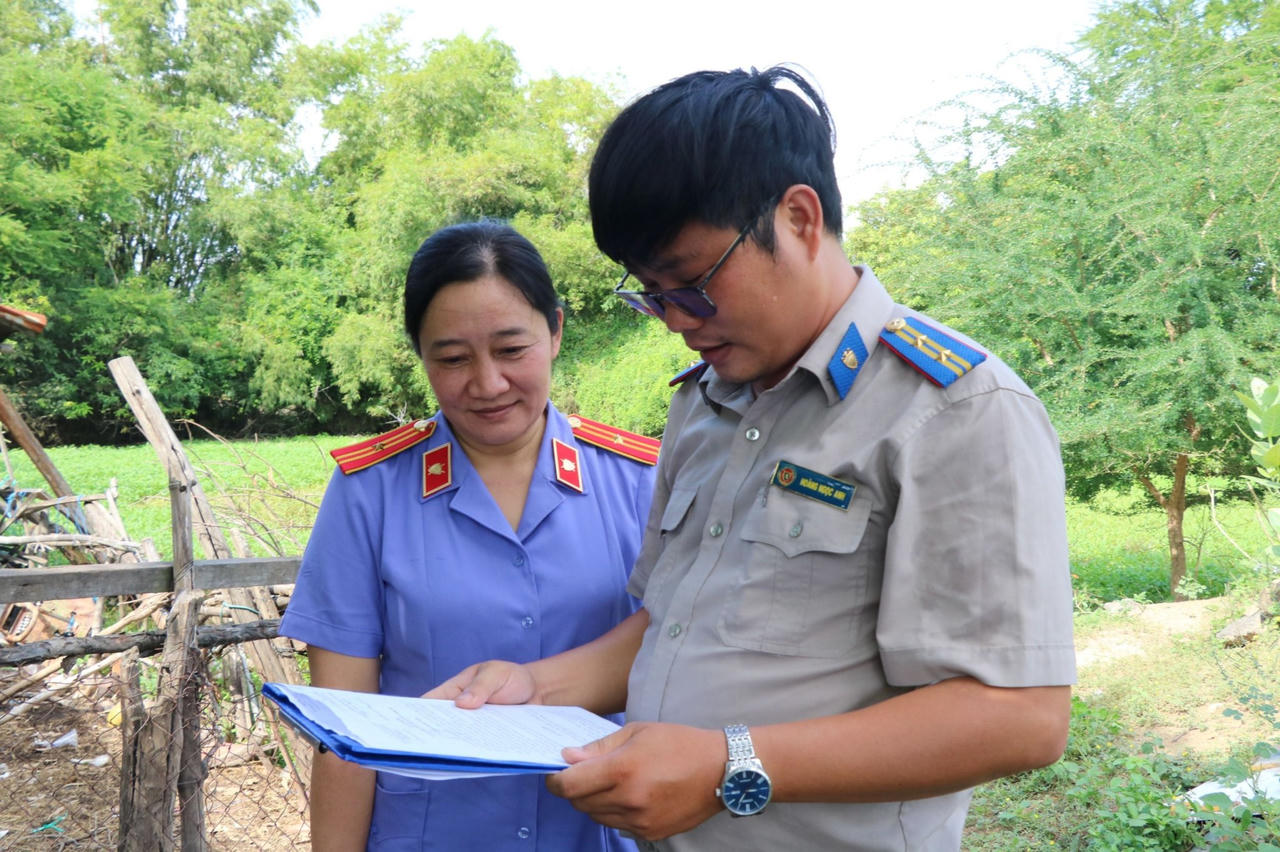 Cục Thi hành án dân sự tỉnh Ninh Thuận cưỡng chế kê biên tài sản cựu thủ quỹ HTX Mông Nhuận