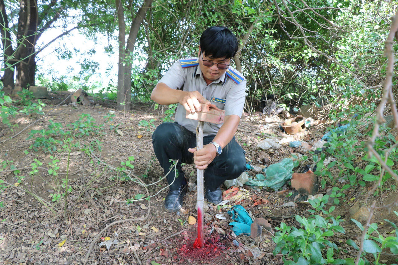 Cục Thi hành án dân sự tỉnh Ninh Thuận cưỡng chế kê biên tài sản cựu thủ quỹ HTX Mông Nhuận