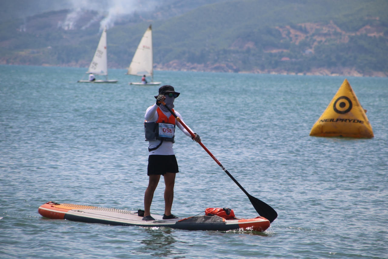 20 vận động viên quốc tế tham gia Giải Đua thuyền buồm quốc tế và ván chèo đứng Quy Nhơn