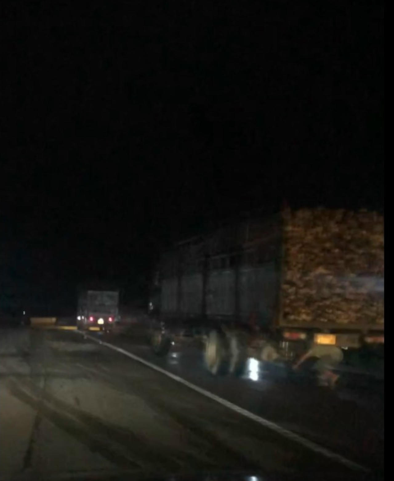 Bình Định: “Nhức nhối” tình trạng xe chở hàng quá trọng tải trên Đèo An Khê