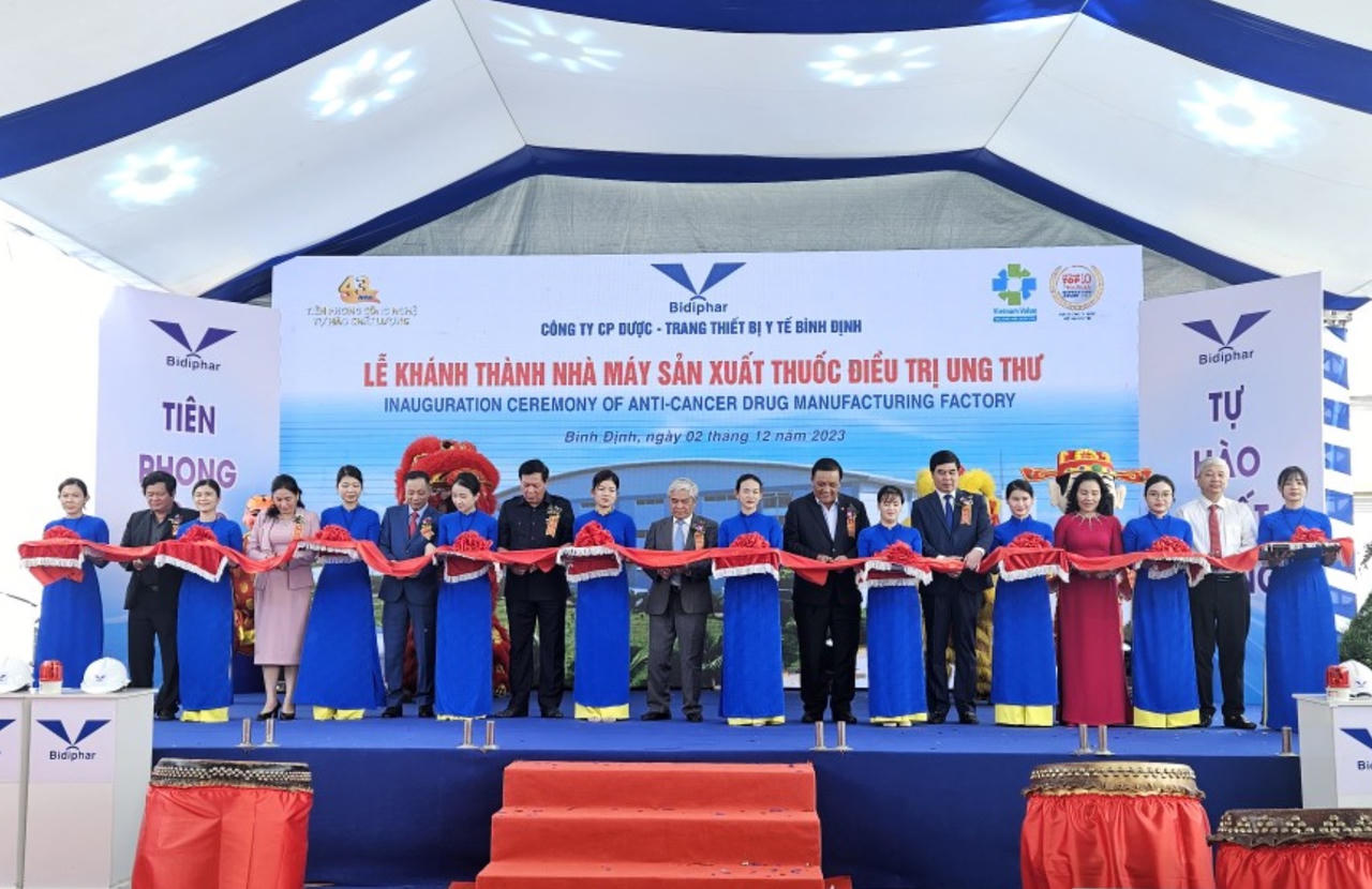 Bình Định: Khánh thành Nhà máy sản xuất thuốc điều trị ung thư lớn nhất Việt Nam
