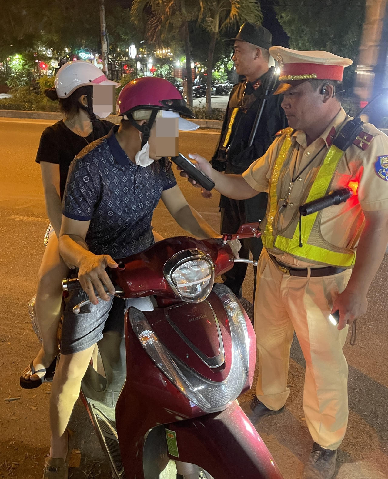 Theo chân CSGT Bình Định bắt “ma men” vi phạm giao thông