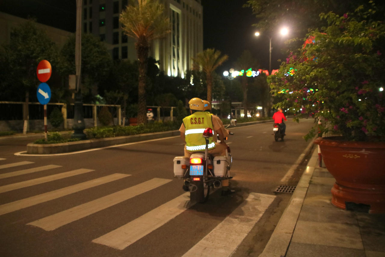 CSGT Quy Nhơn quyết liệt xử lý vi phạm nồng độ cồn