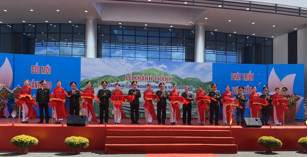 Khánh thành Trung tâm Công nghệ thông tin và Ngoại ngữ, Trường Đại học Thông tin liên lạc