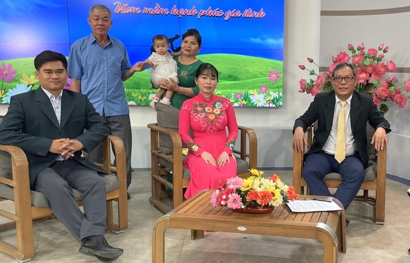 Nam bác sĩ mang hạnh phúc đến với những gia đình hiếm muộn