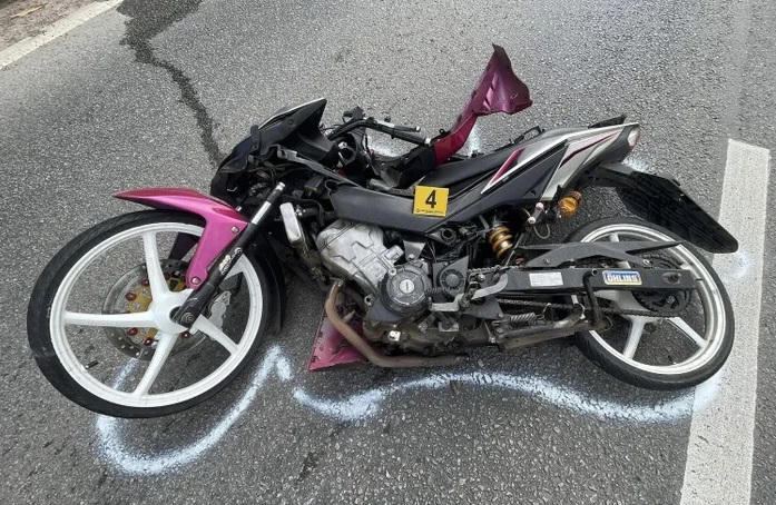 Bình Định: Khởi tố thanh niên đi xe máy tông CSGT bị thương 