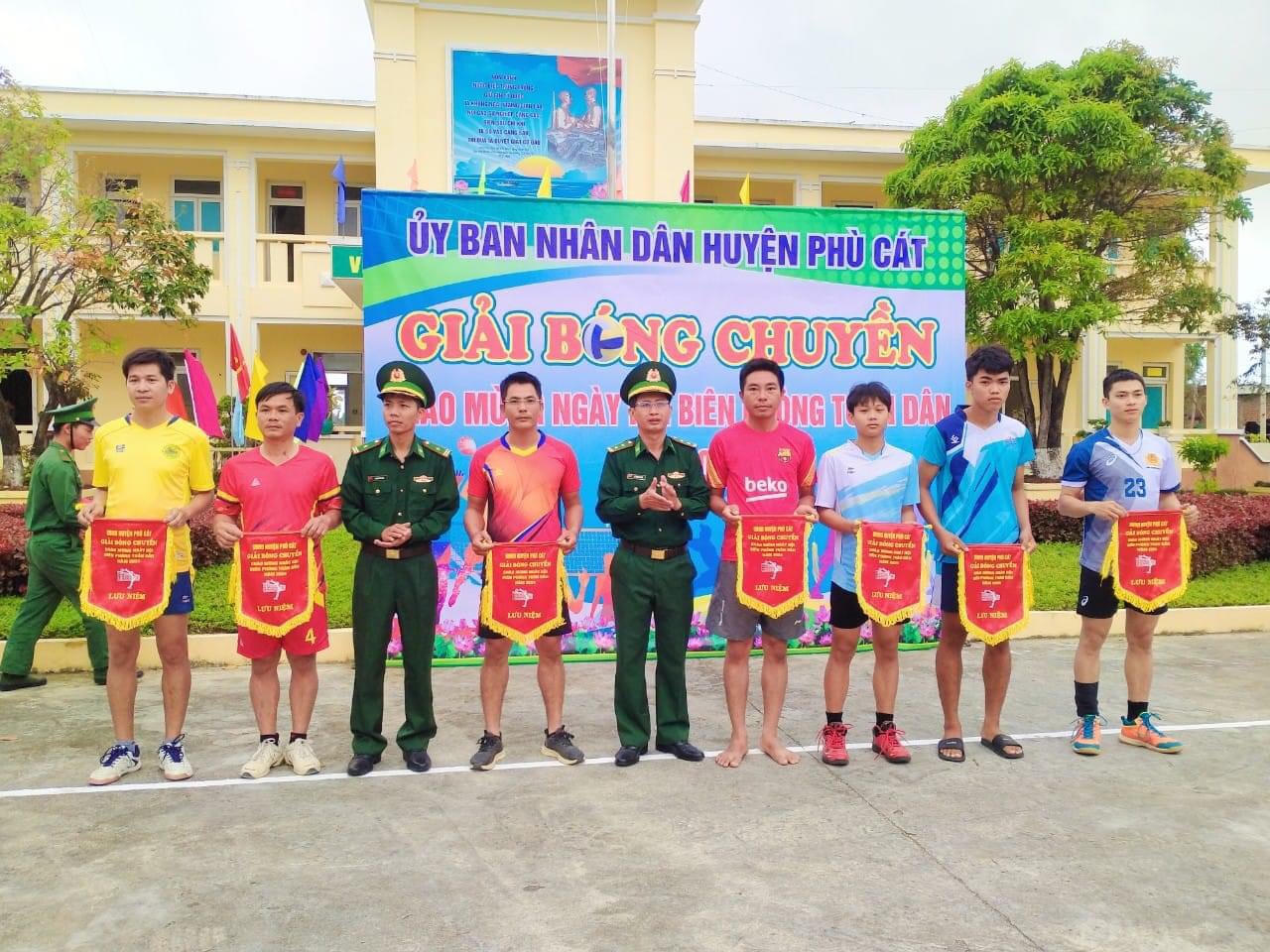 Bình Định: 110 cá nhân xuất sắc được trao tặng kỷ niệm chương “Vì chủ quyền an ninh biên giới Tổ quốc”