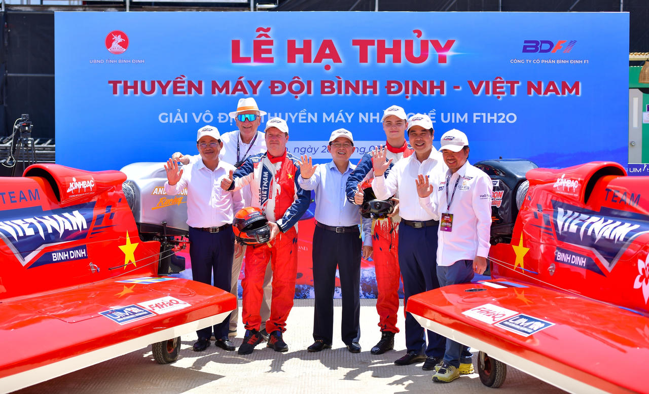 18 tay đua tham gia Giải đua vô địch thế giới thuyền máy nhà nghề F1H2O World Championship 2024