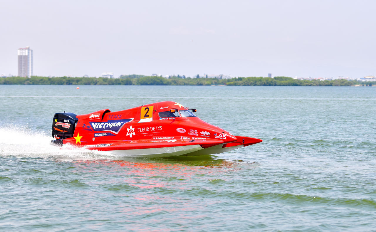 18 tay đua tham gia Giải đua vô địch thế giới thuyền máy nhà nghề F1H2O World Championship 2024