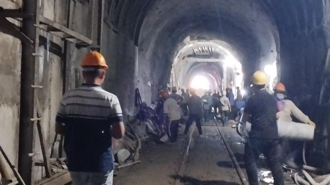 Vẫn chưa chốt được thời gian thông hầm đường sắt Đèo Cả