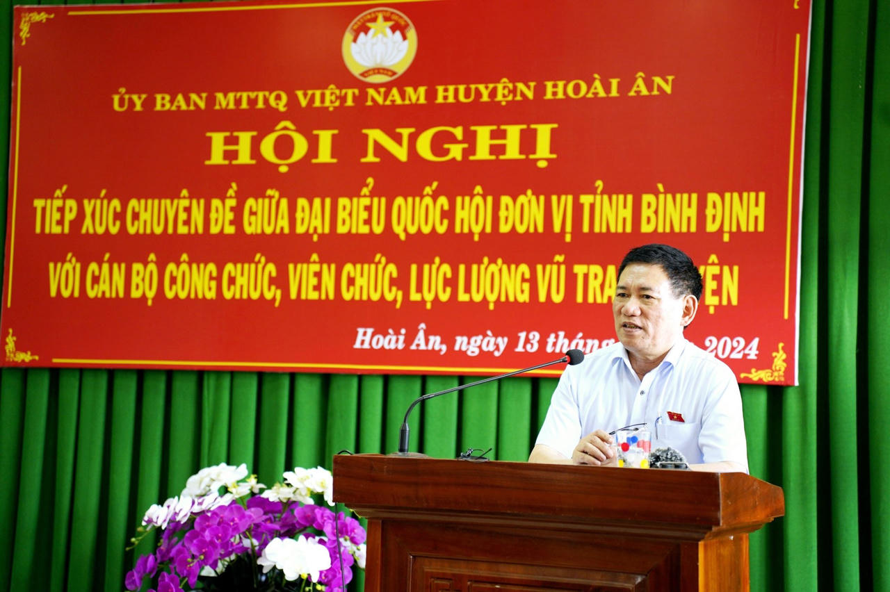 Bộ trưởng Bộ Tài chính Hồ Đức Phớc tiếp xúc cử tri tỉnh Bình Định