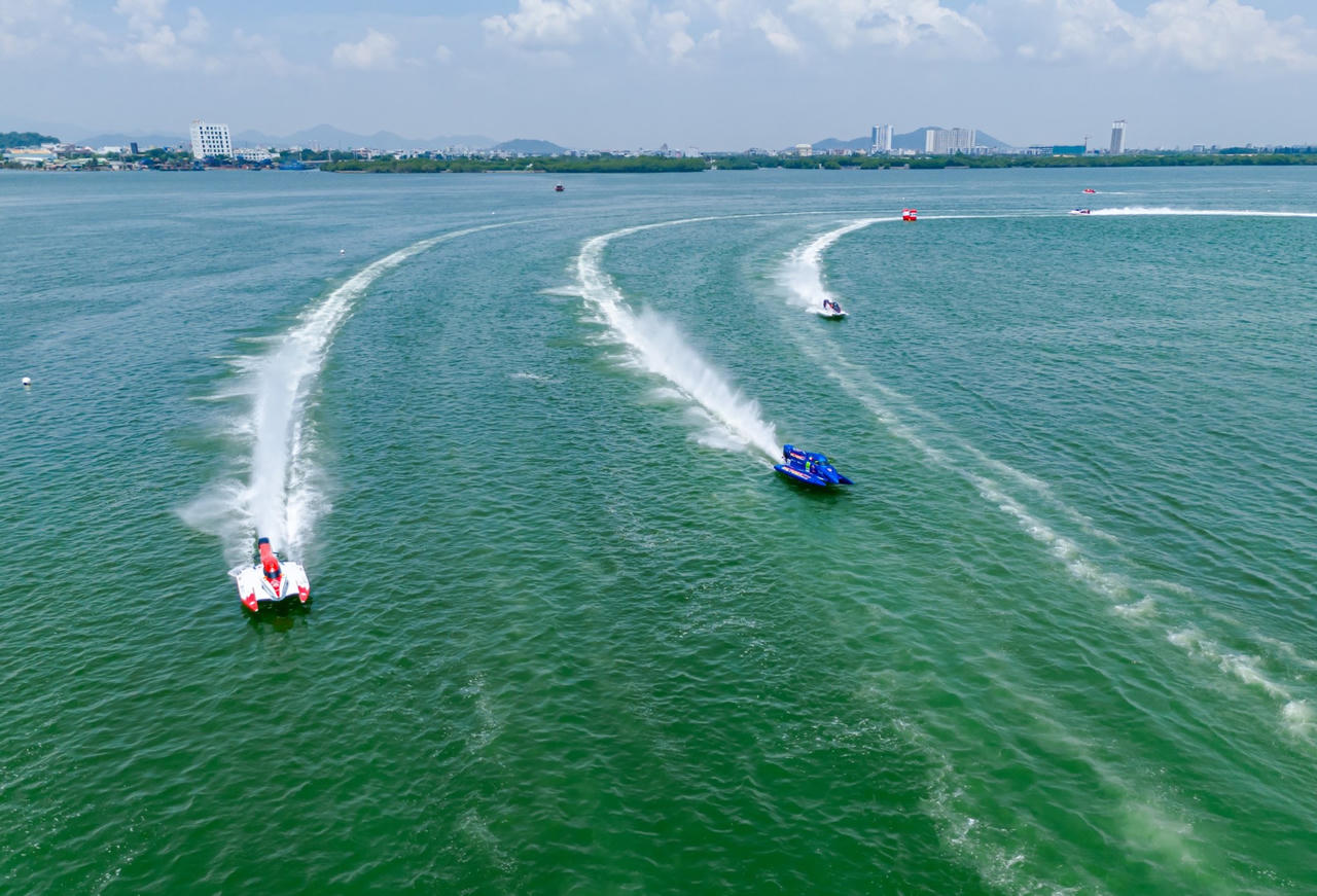 'Quy Nhơn - Thiên đường biển - Tỏa sáng phát triển'