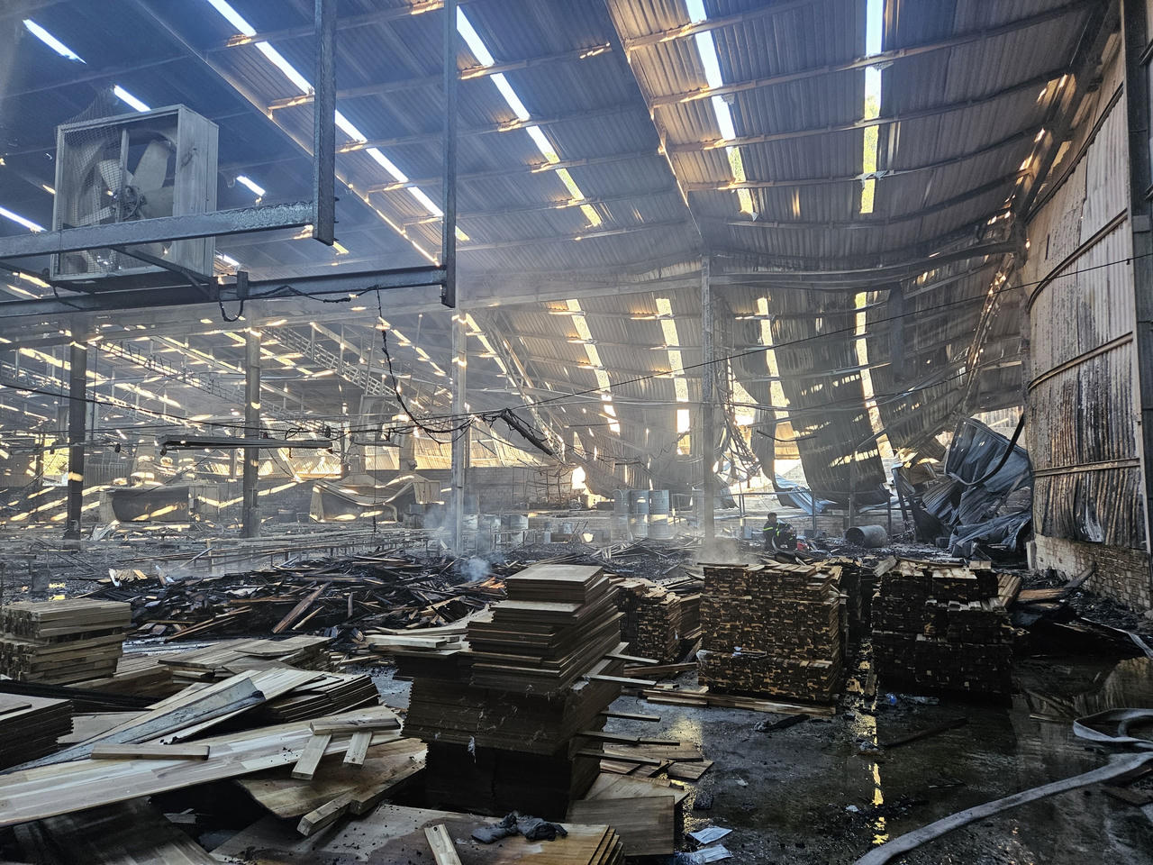 Cháy lớn tại Bình Định, ước thiệt hại khoảng 20 tỷ đồng