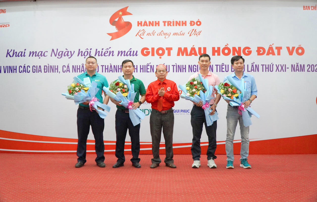 Bình Định khai mạc chương trình Hành trình đỏ 