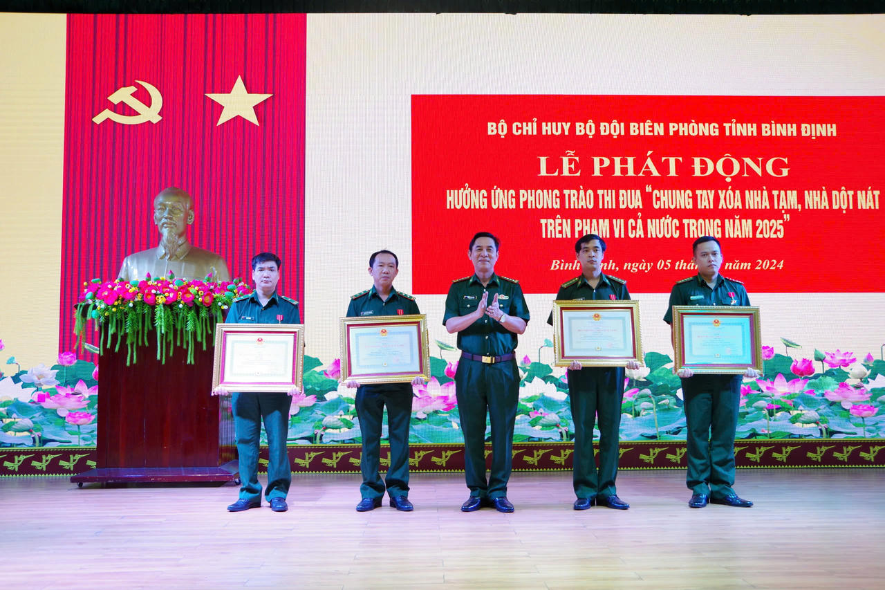 BĐBP Bình Định hưởng ứng phong trào thi đua cả nước chung tay xóa nhà tạm, nhà dột nát 