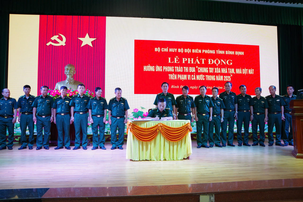 BĐBP Bình Định hưởng ứng phong trào thi đua cả nước chung tay xóa nhà tạm, nhà dột nát 