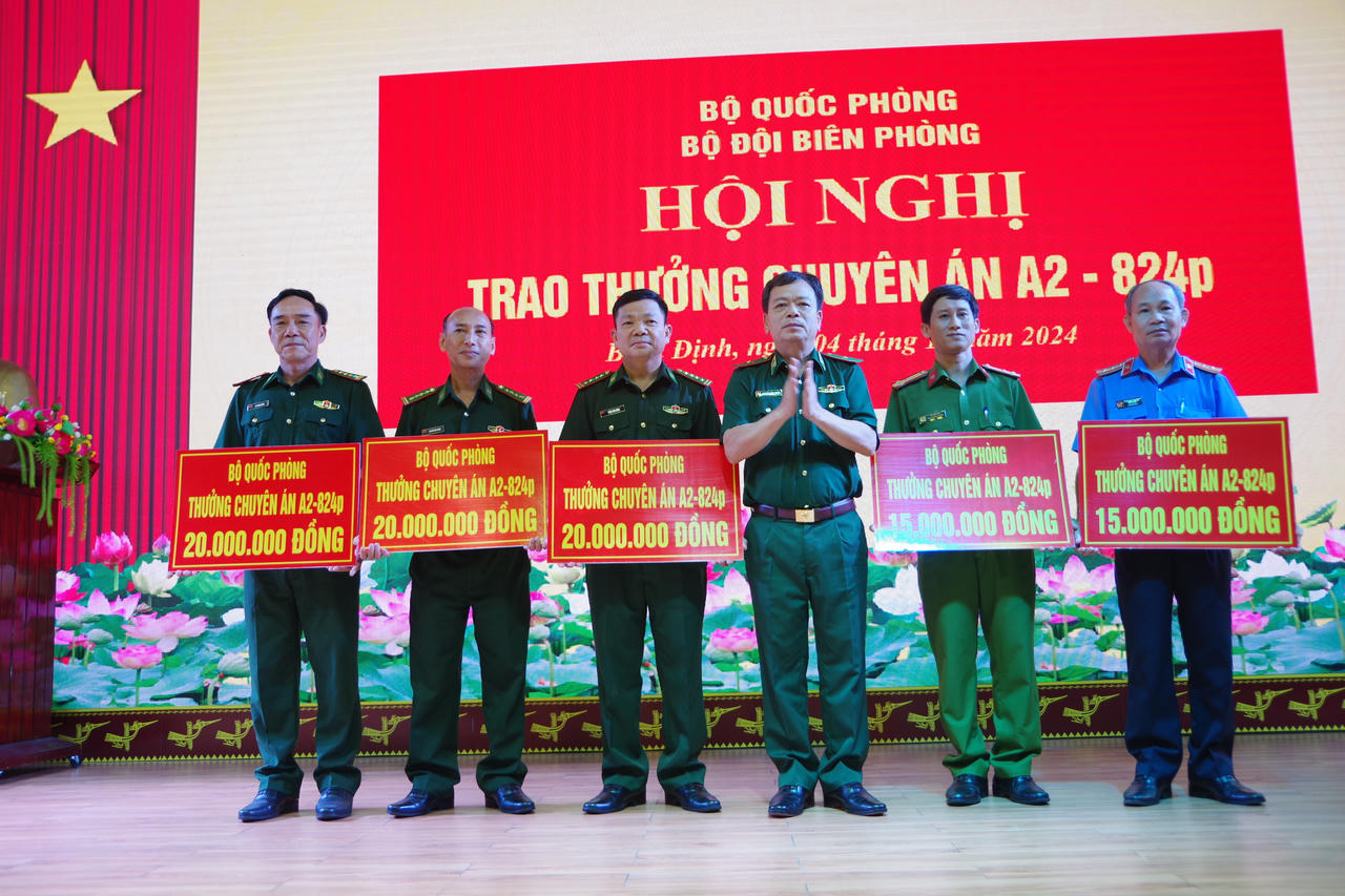 Trao thưởng lực lượng triệt phá đường dây mua bán phụ nữ quy mô lớn