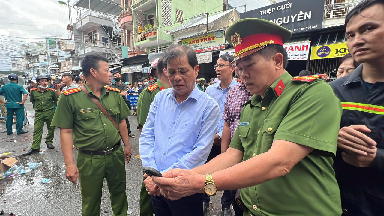 Cháy cửa hàng mai táng ở TP. Nha Trang, 4 người tử vong 