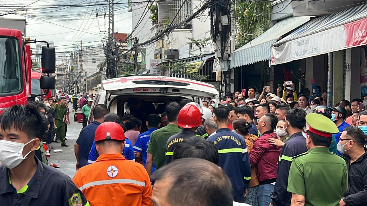 Cháy cửa hàng mai táng ở TP. Nha Trang, 4 người tử vong 