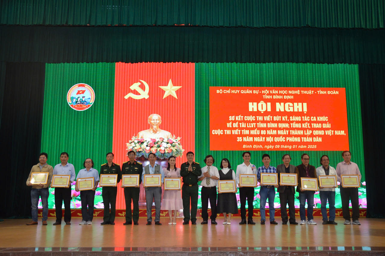 Báo chí góp phần thực hiện thắng lợi nhiệm vụ quốc phòng trên quê hương Bình Định