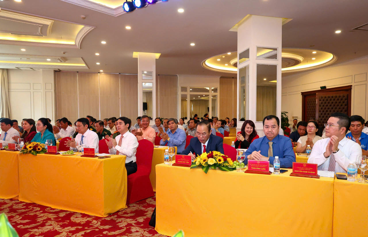 Triển khai đề án thí điểm nuôi biển công nghệ cao tại Khánh Hòa