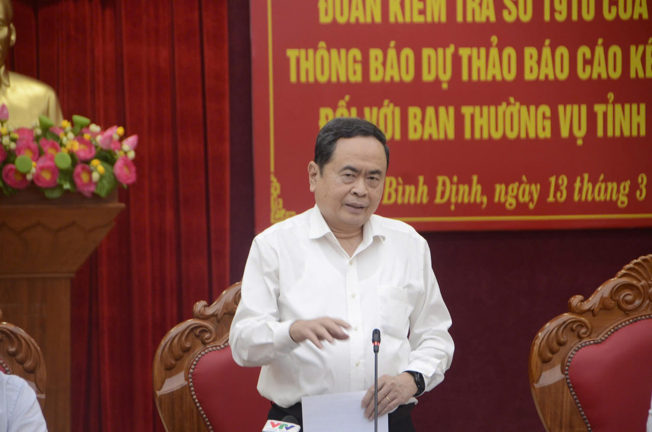 Đoàn kiểm tra số 1910 của Bộ Chính trị làm việc với Ban thường vụ Tỉnh ủy Bình Định