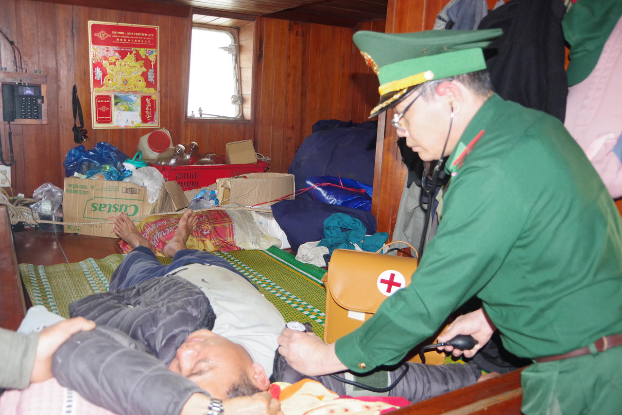 Kịp thời cứu nạn nhiều ngư dân Quảng Nam gặp nạn trên biển