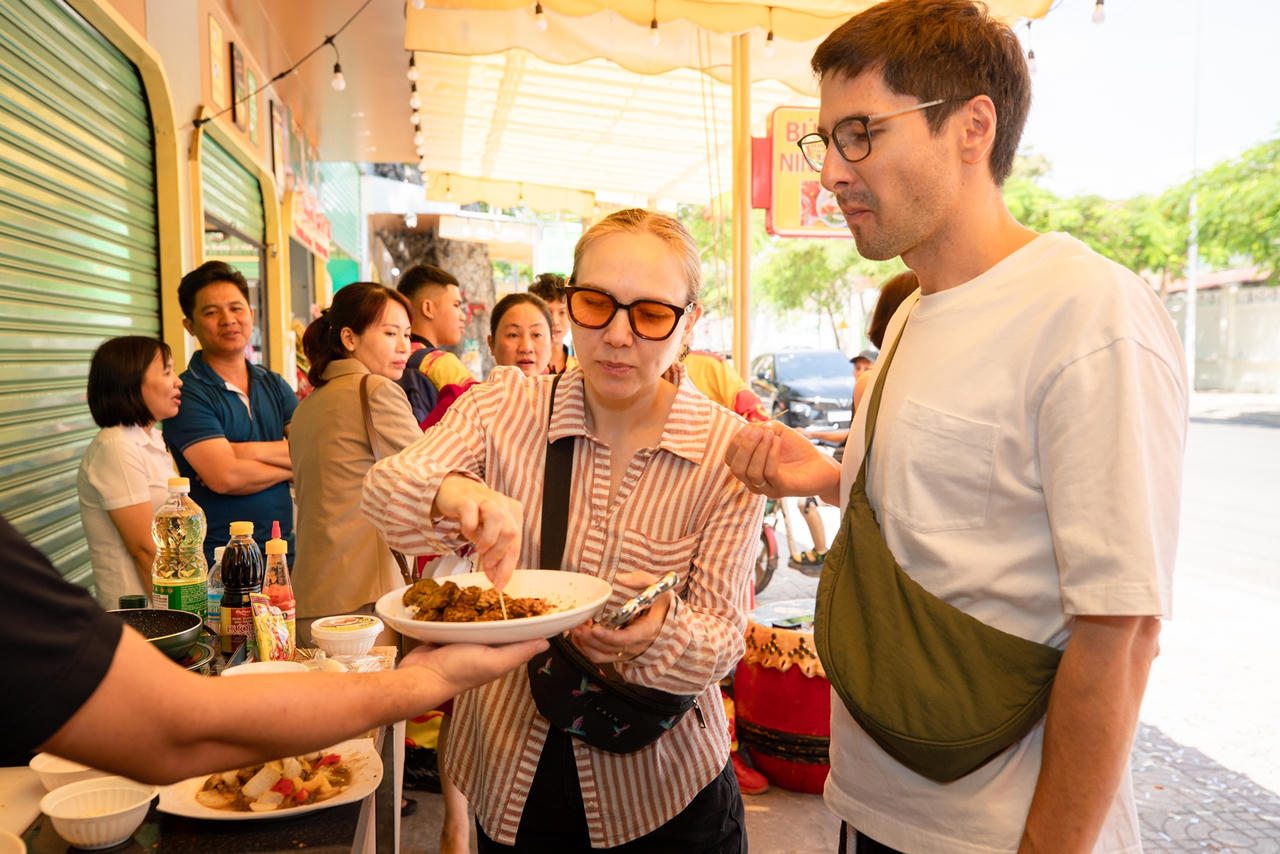 Khatoco ra mắt thương hiệu thịt đà điểu VietOstrich