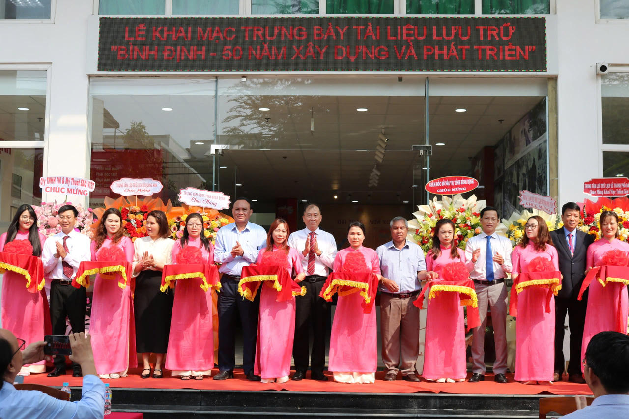 Trưng bày và giới thiệu hơn 1.000 tư liệu lịch sử trong dịp kỷ niệm 50 năm Ngày Giải phóng tỉnh Bình Định