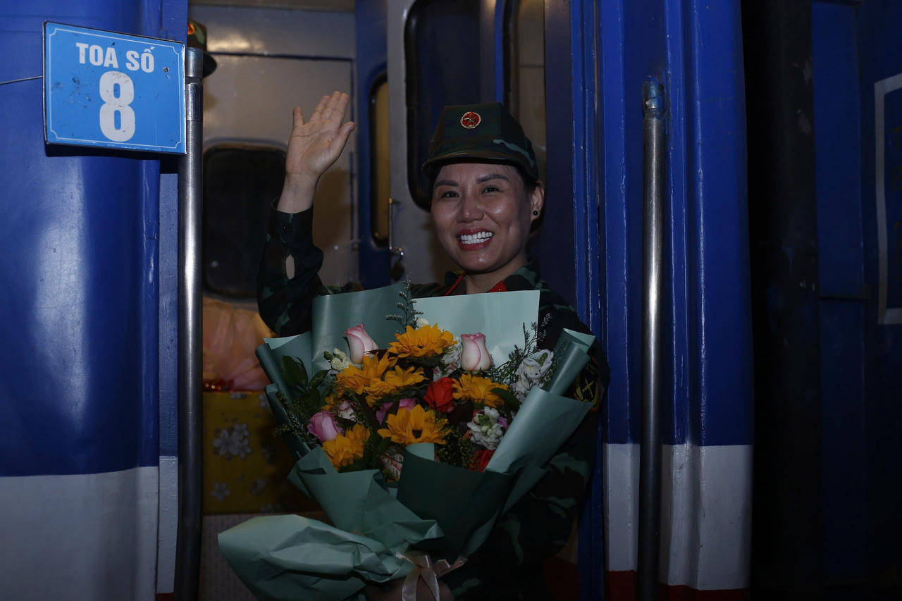 Bình Định nồng hậu chào đón Đoàn tham gia diễu binh, diễu hành dịp kỷ niệm 50 năm Ngày giải phóng miền Nam