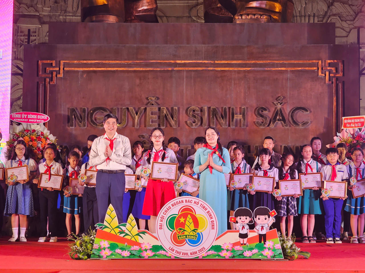 Tuyên dương 200 thiếu nhi tiêu biểu tại Đại hội Cháu ngoan Bác Hồ tỉnh Bình Định