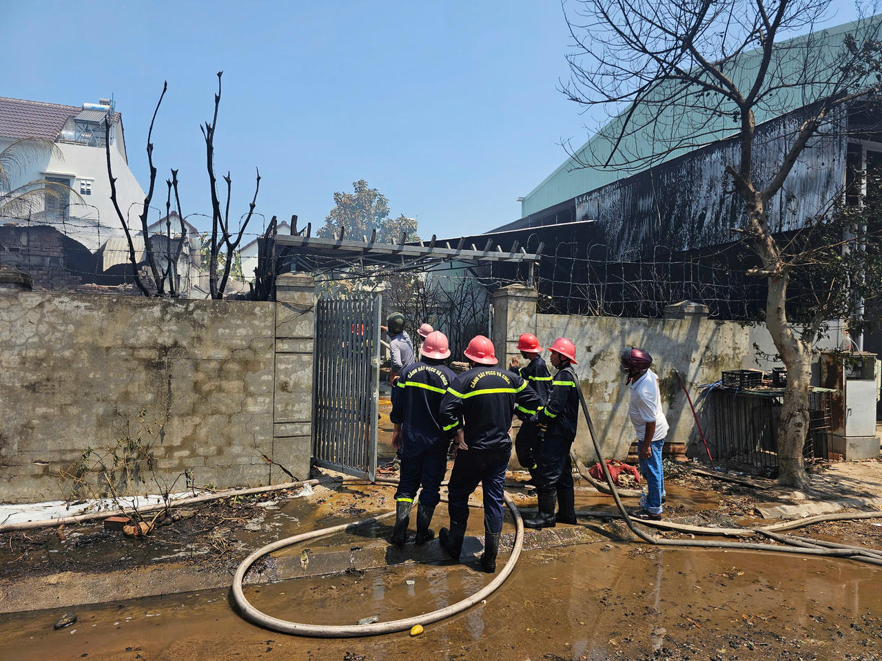 Cháy nhà ở kết hợp kinh doanh ở Bình Định, nhiều tài sản bị thiêu rụi