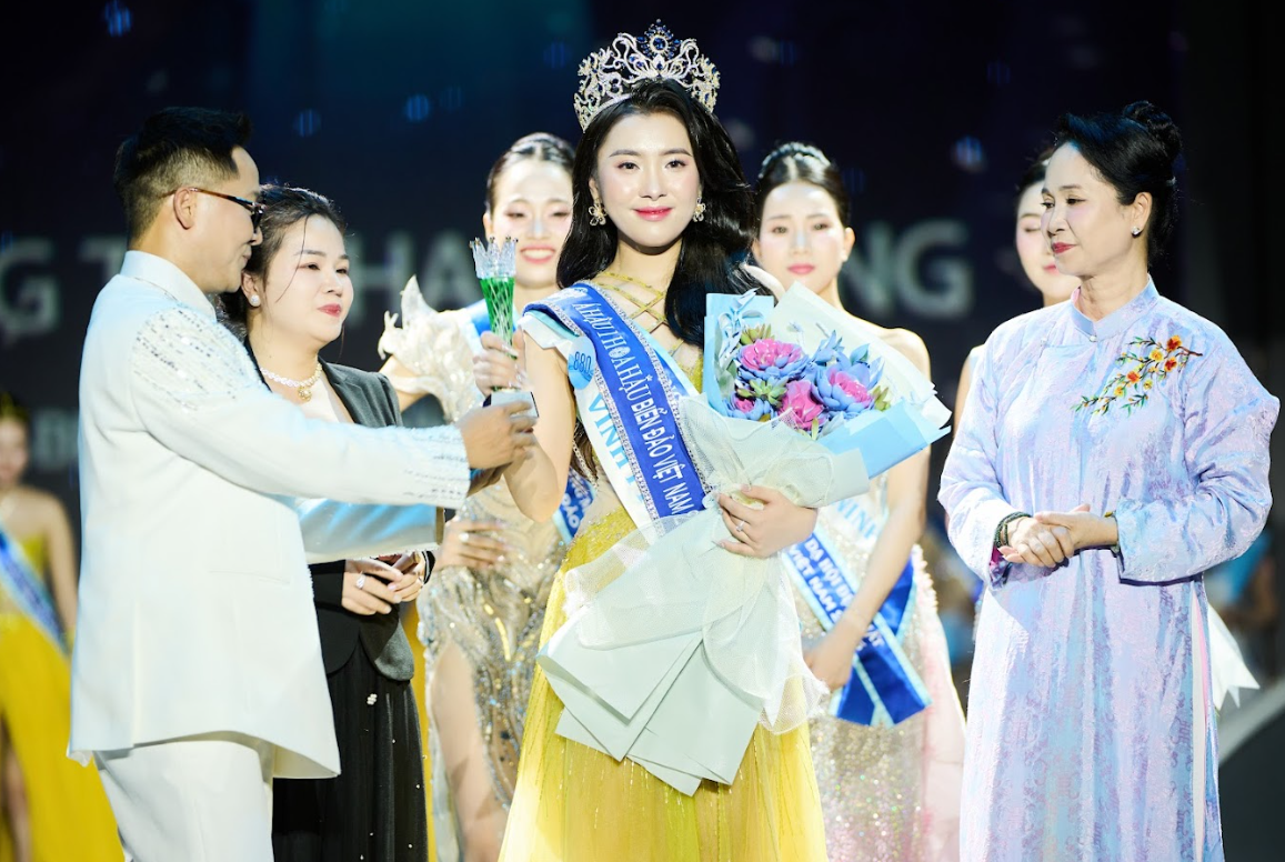 Người đẹp Thanh Hóa đăng quang cuộc thi Hoa hậu Biển đảo Việt Nam 2025