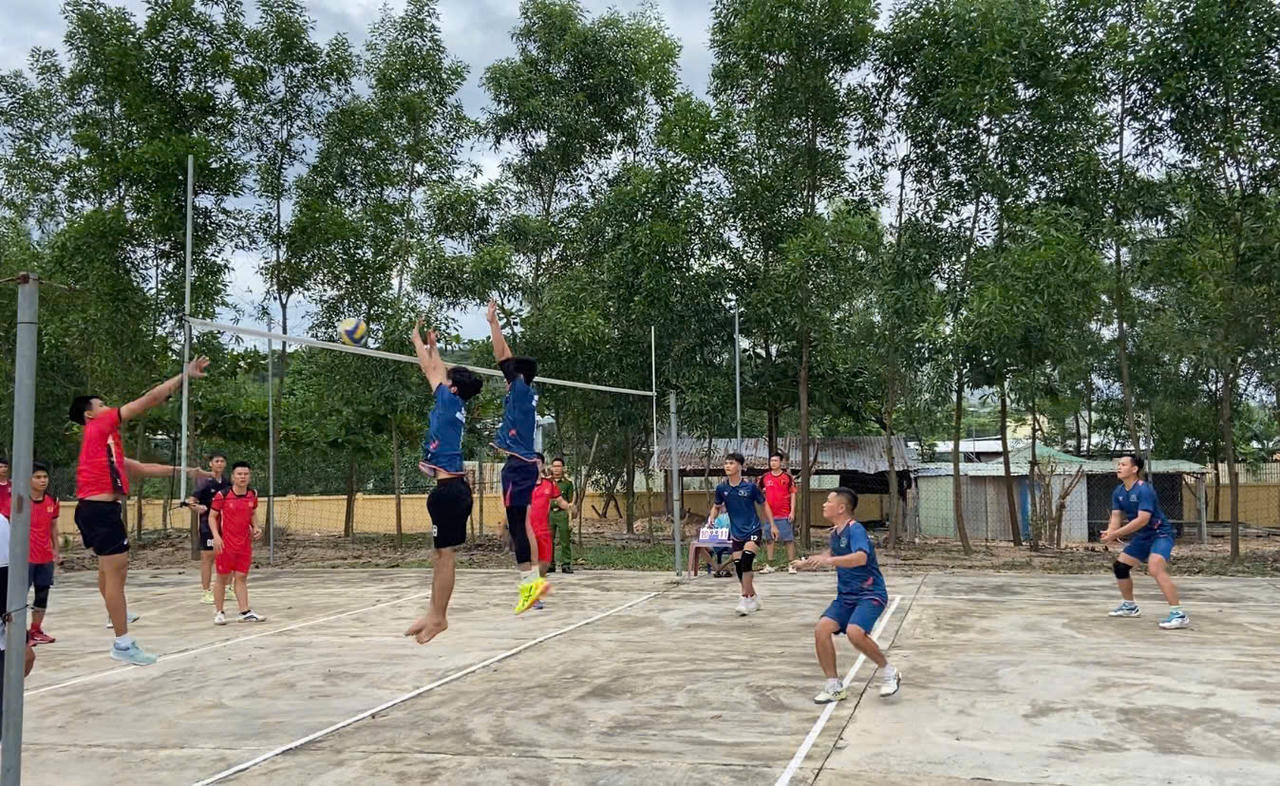 Nhiều hoạt động ý nghĩa, thiết thực trong dịp kỷ niệm 15 năm thành lập Trung đoàn Cảnh sát cơ động Nam Trung Bộ