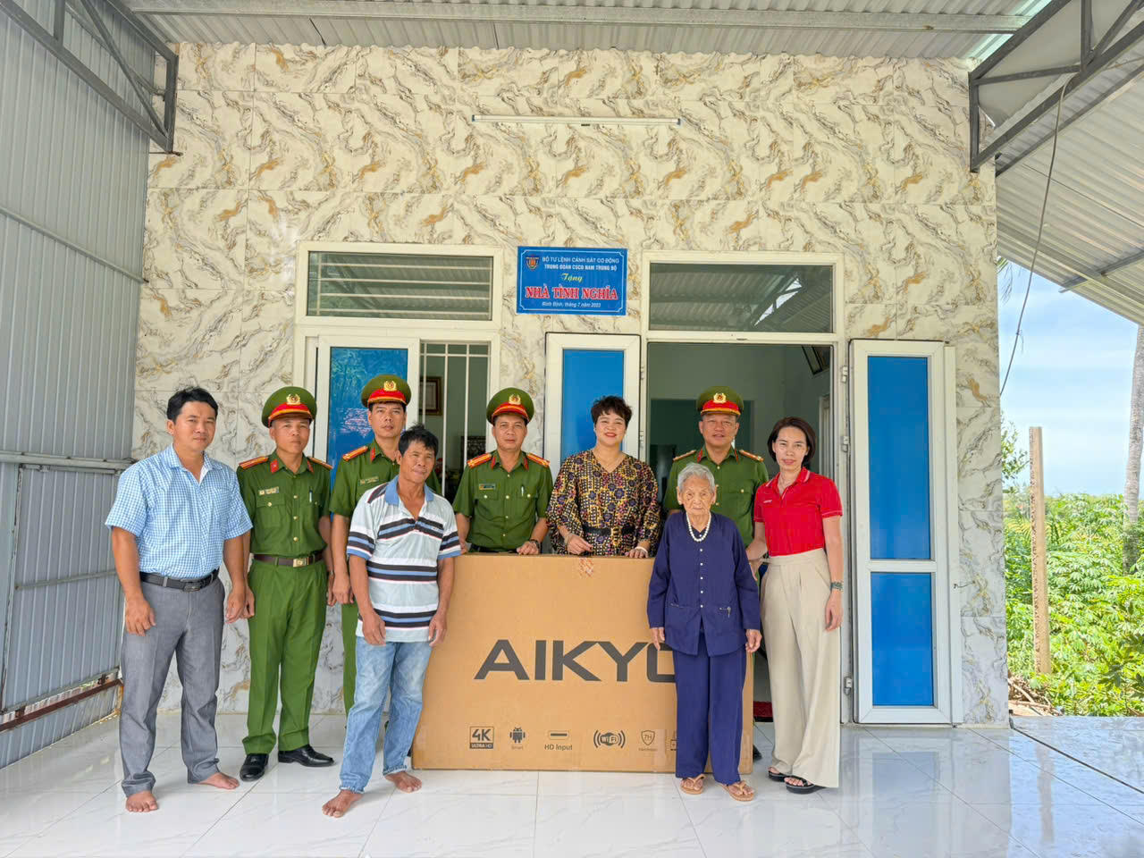 Nhiều hoạt động ý nghĩa, thiết thực trong dịp kỷ niệm 15 năm thành lập Trung đoàn Cảnh sát cơ động Nam Trung Bộ