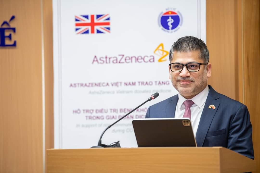 Bộ Y tế tiếp nhận 150.000 hộp thuốc hỗ trợ điều trị bệnh không lây nhiễm của công ty AstraZeneca