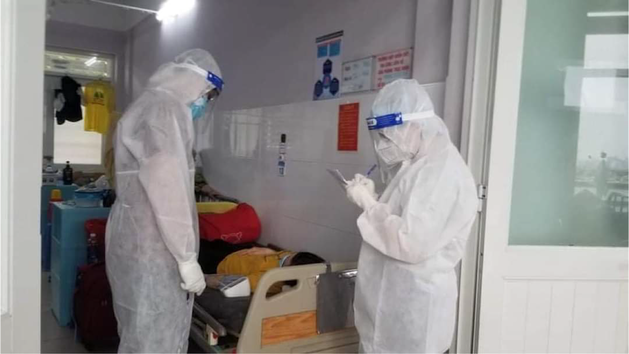 Điểm tựa của những bệnh nhân COVID-19: "Một người già bằng ba đứa trẻ"