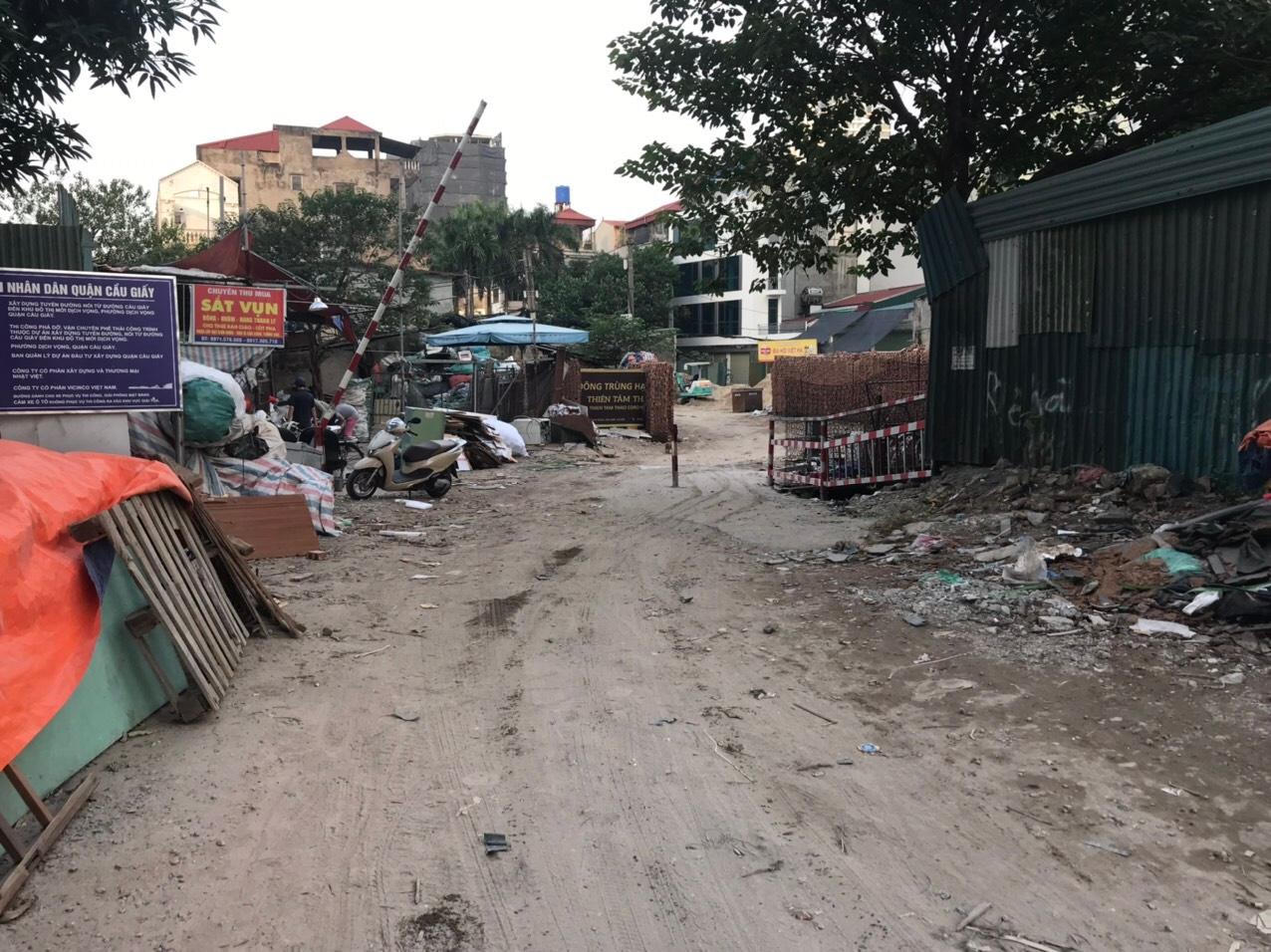 Cầu Giấy - Hà Nội: Người dân kêu cứu vì dự án chậm tiến độ