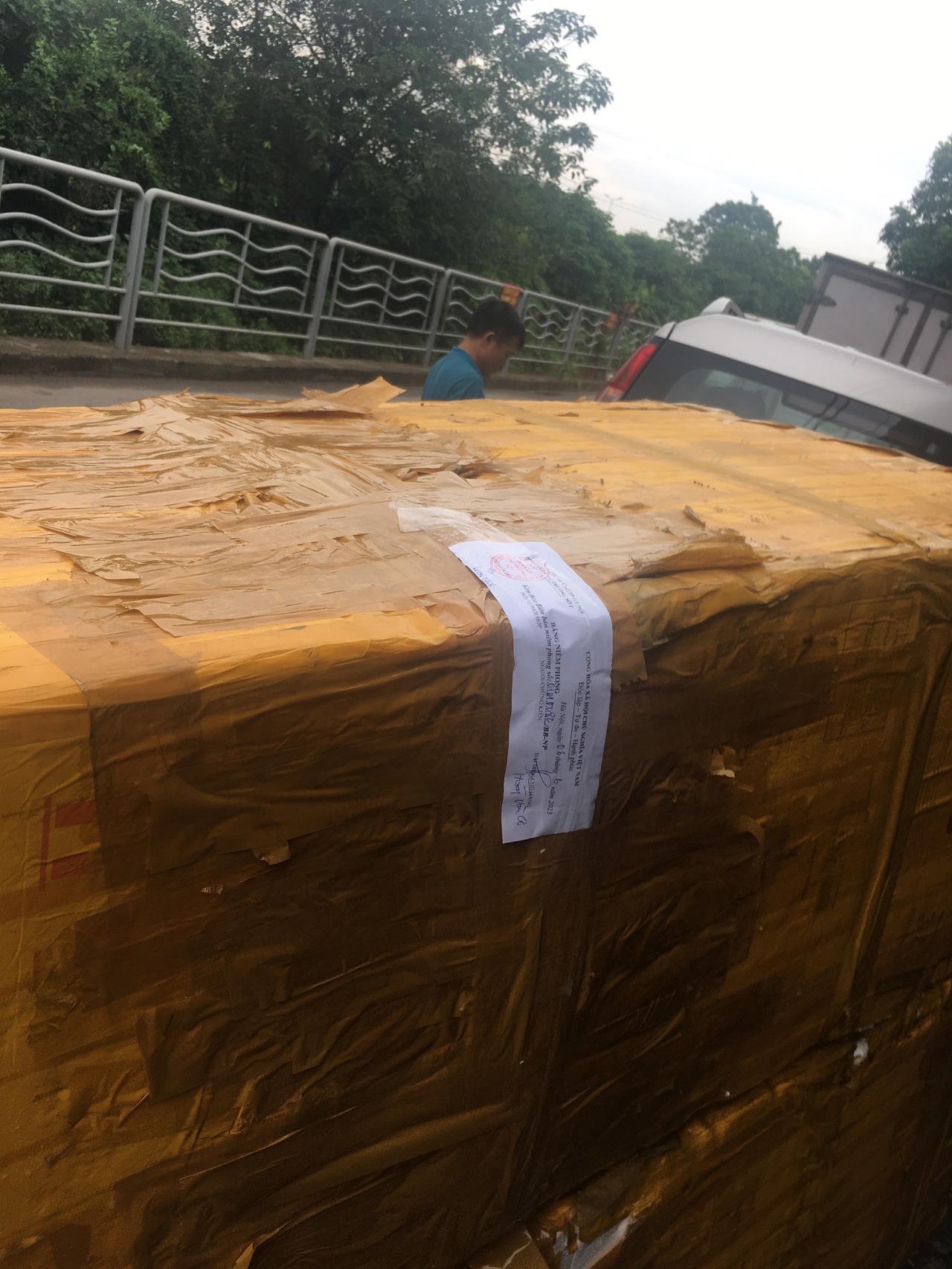 Thu giữ hàng nghìn que Kem 35 "nhái"