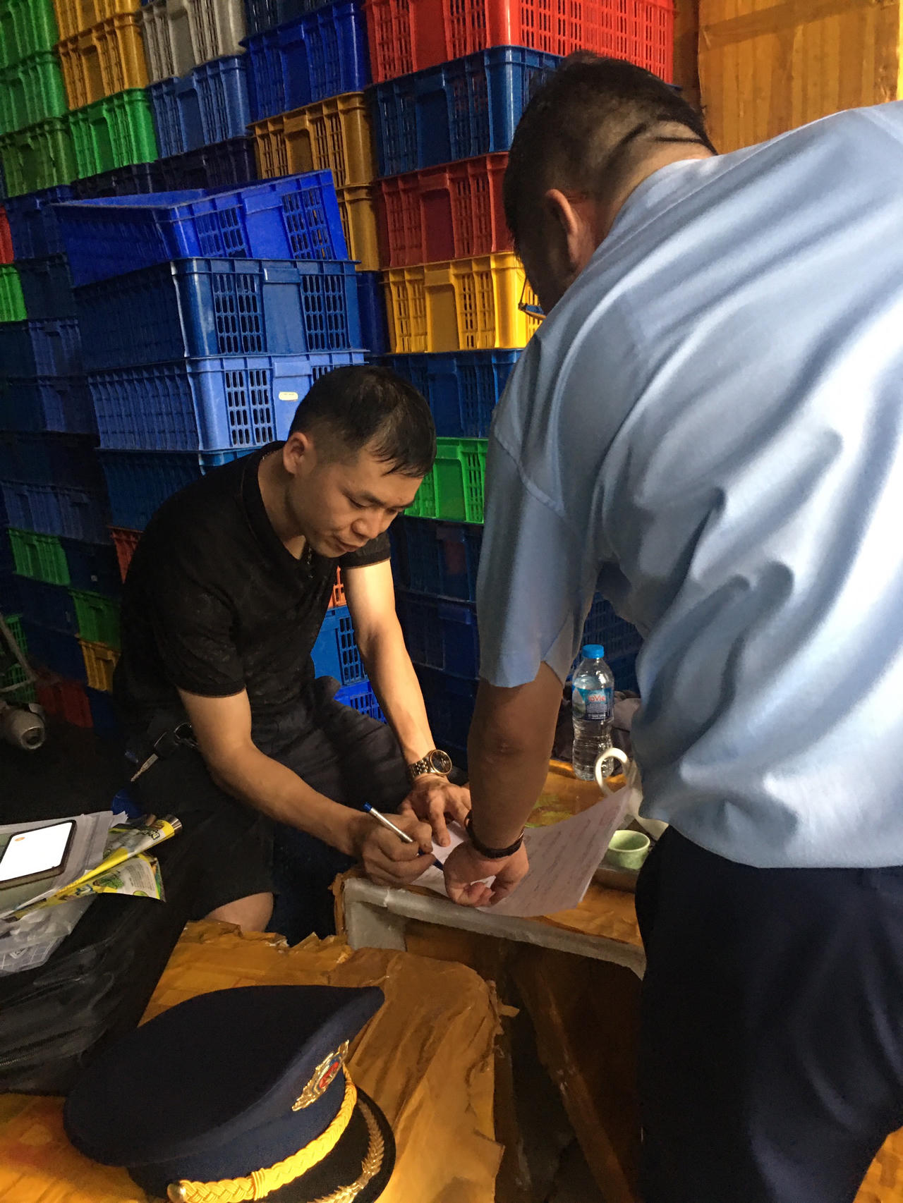 Thu giữ hàng nghìn que Kem 35 "nhái"